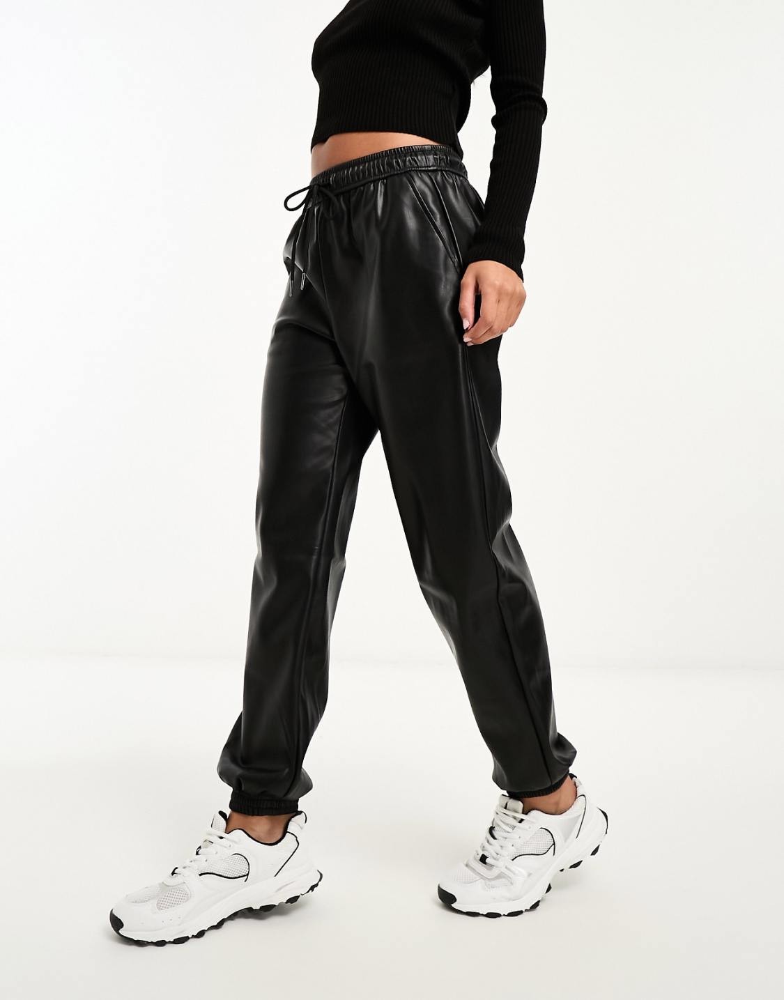 Name: Women’s Black Leather Slim-Fit Trousers