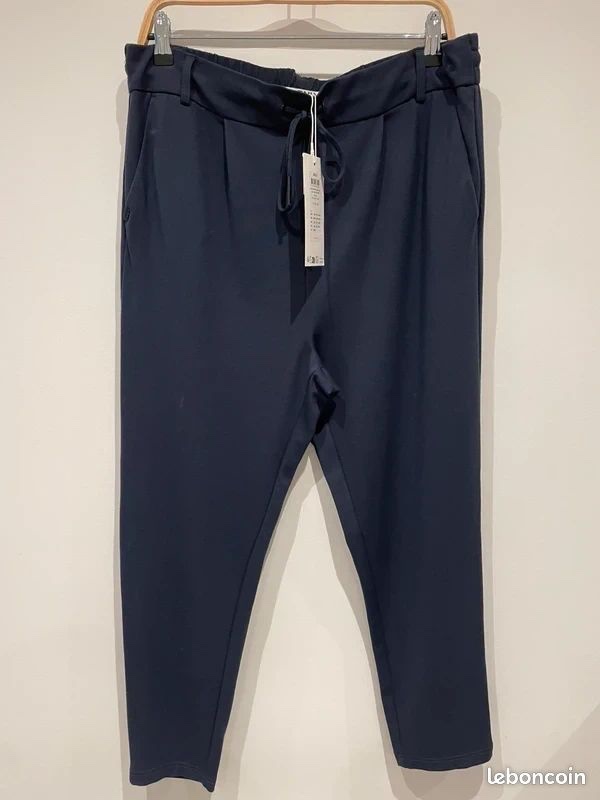 Women’s Navy Blue Slim-Fit Trousers