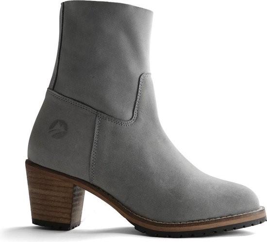 Traveling boots