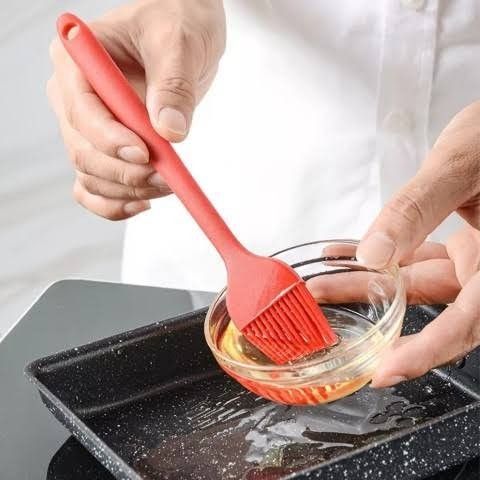 Crofton Silicone Basting and Pastry Brush (Red)
