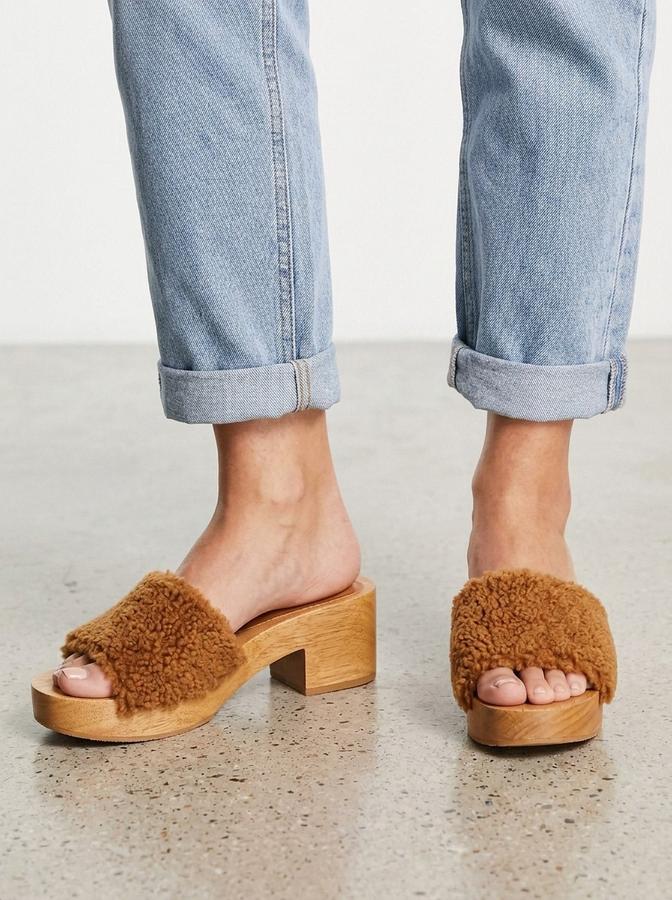 ASOS DESIGN Women's Teddy Clog Sandals with Borg Strap in Tan