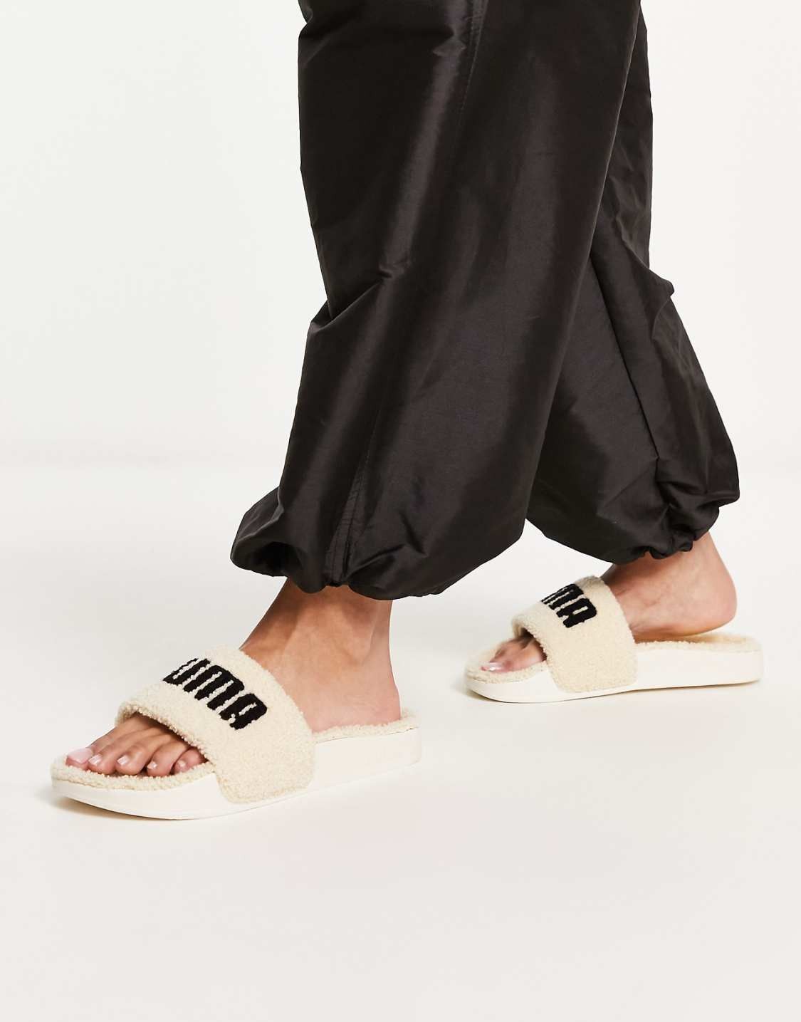 PUMA Sherpa leadcat slides in beige, photo 3