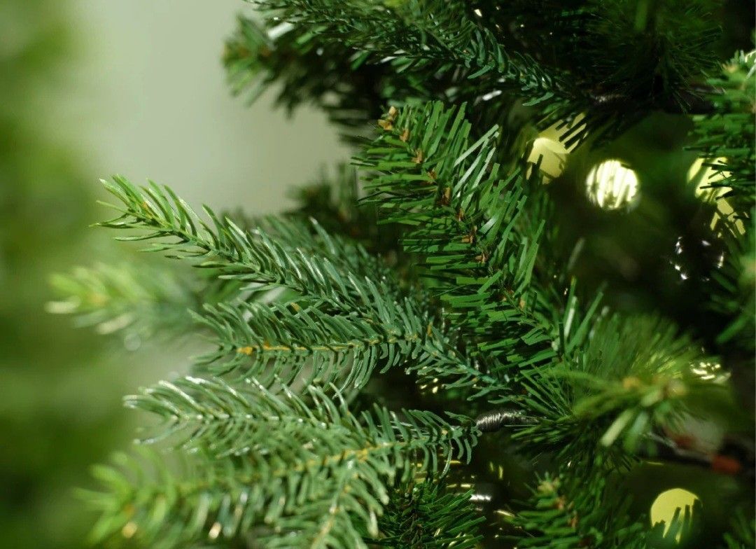 Everlands Idaho Fir Artificial Christmas Tree classic, photo 3